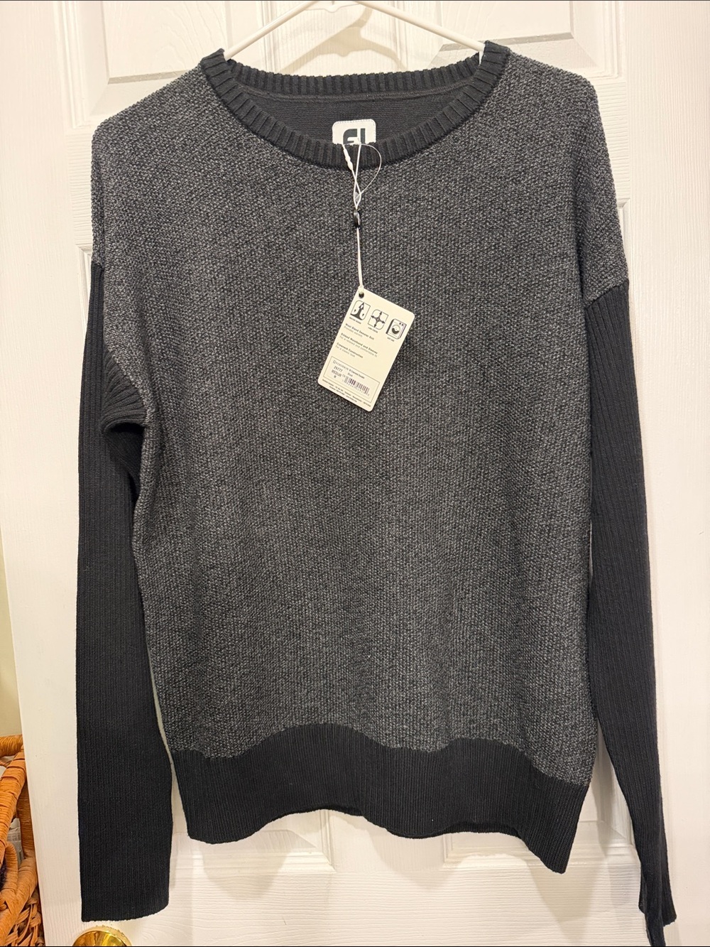 Footjoy Women’s Crewneck Sweater.  Black - NWT.  Size Medium